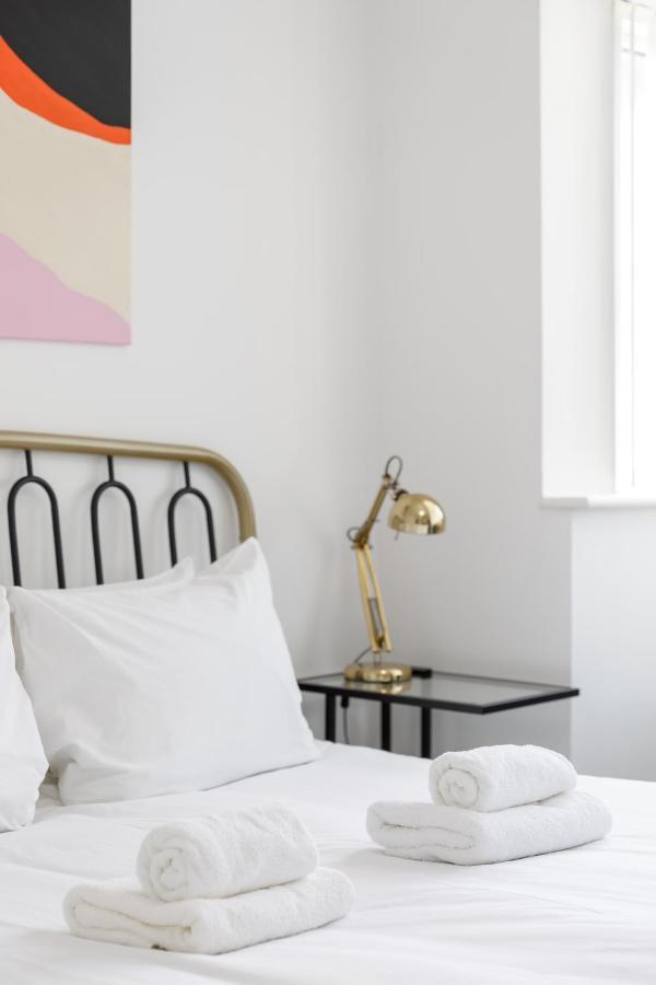 Beachside Retreat 2-Bedroom Gem With Free Private Parking & Outdoor Space Brighton Exterior foto